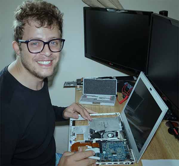 computer repair man