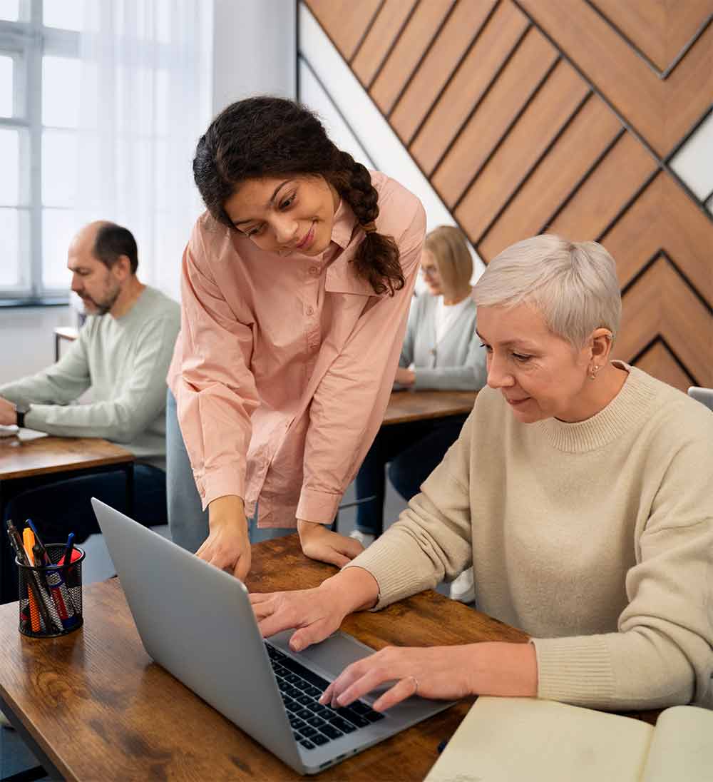 Computer Training for Elderlies Computer Training for Elderlies